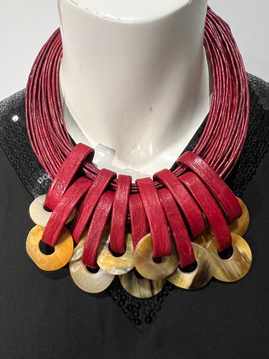 Collier cuire rouge